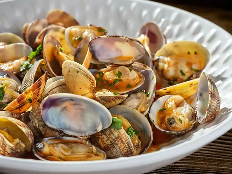 Almejas de la ría en nuestro restaurante en Huelva